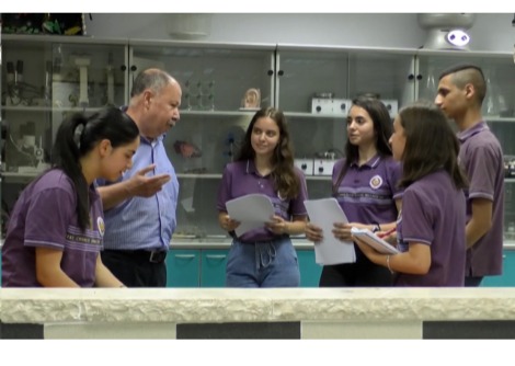 طلاب المدرسة الانجيلية في الناصرة يتميزون في موضوع الفيزياء