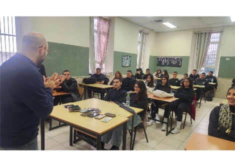 البروفيسور جاك حداد في لقاء مميز مع طلاب مدرسة الكرمل في حيفا حول الهندسة المدنية والمواصلات الذكية