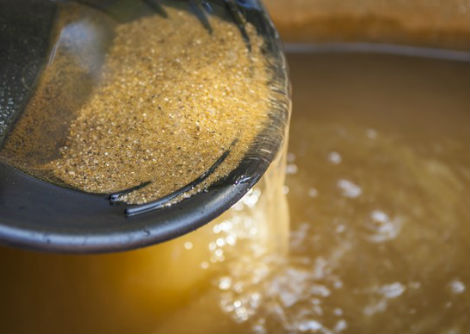 لماذا يوجد الذهب في بعض الجداول؟